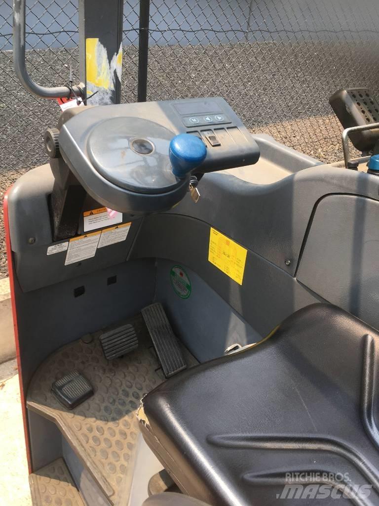 Nichiyu FBRF14 Reachtruck voor hoog niveau