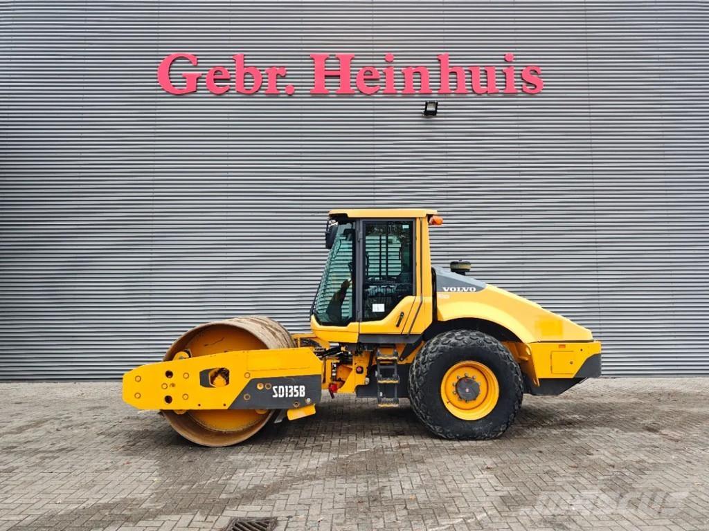 Volvo SD135B Bandenwalsen