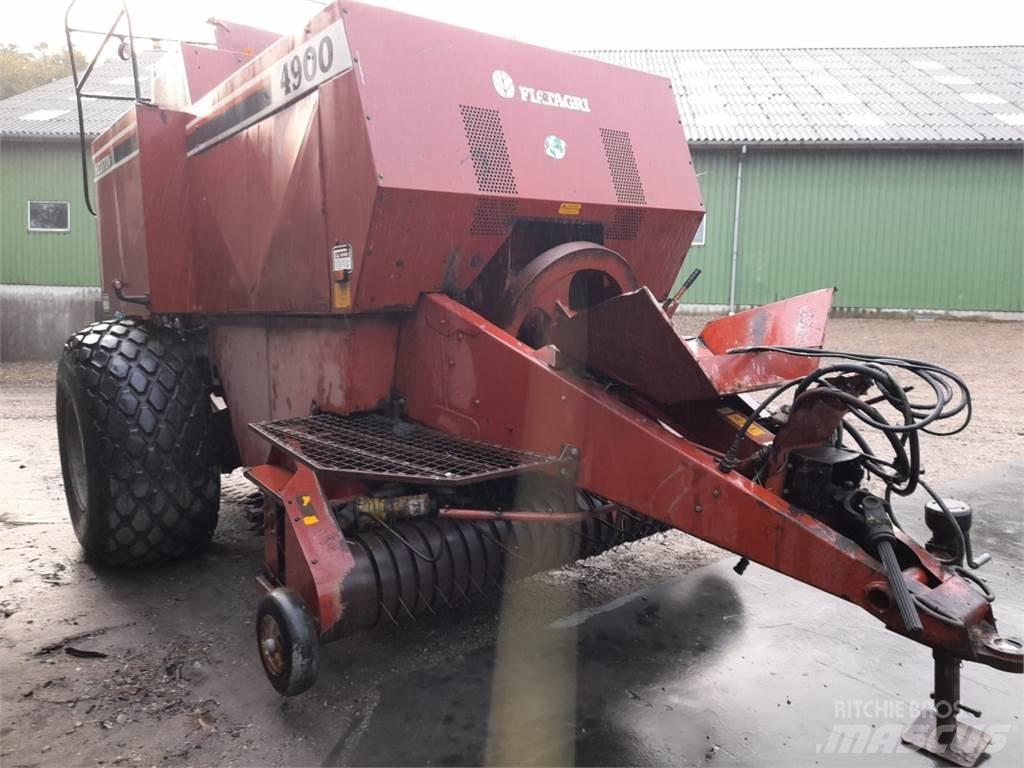 Hesston 4900 Tractoren