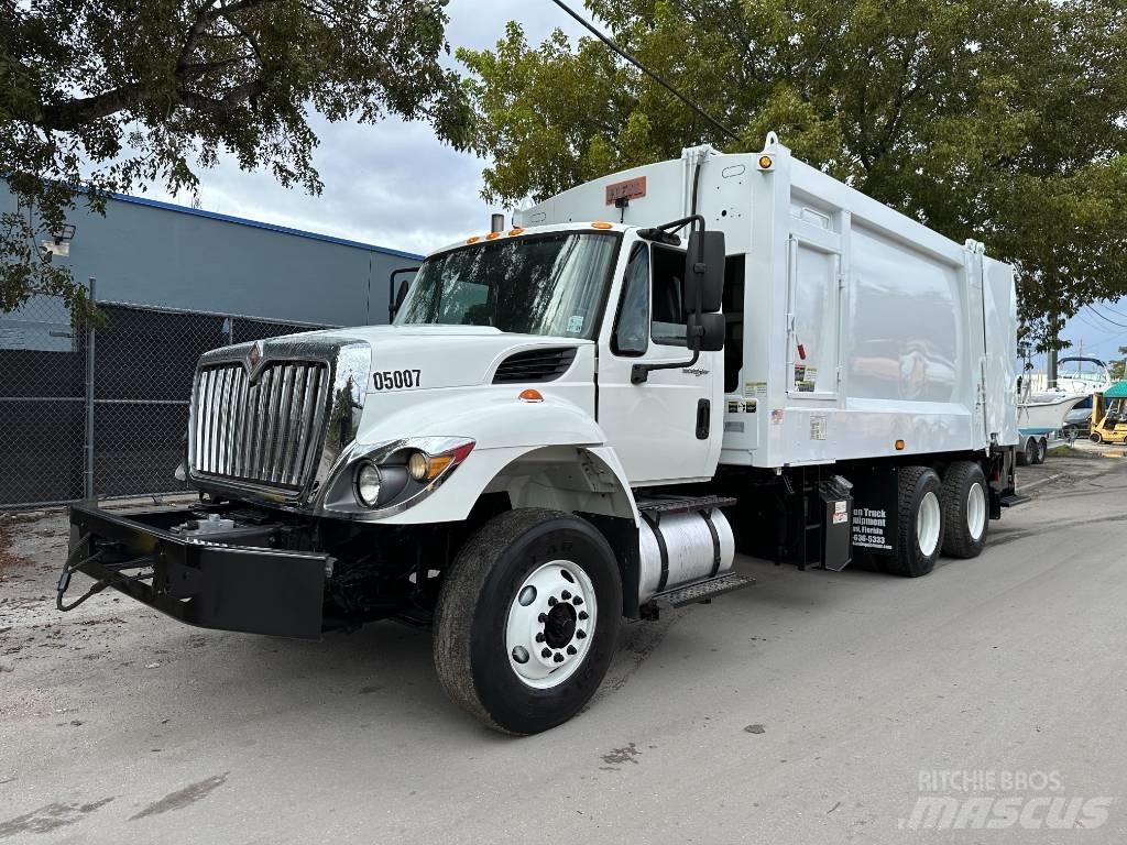 International 7400 Vuilniswagens
