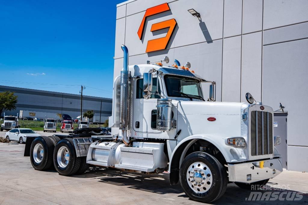 Peterbilt 389 Trekkers