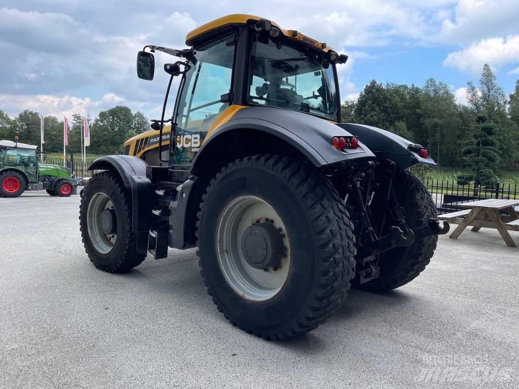 JCB Fastrac 8250 Tractoren