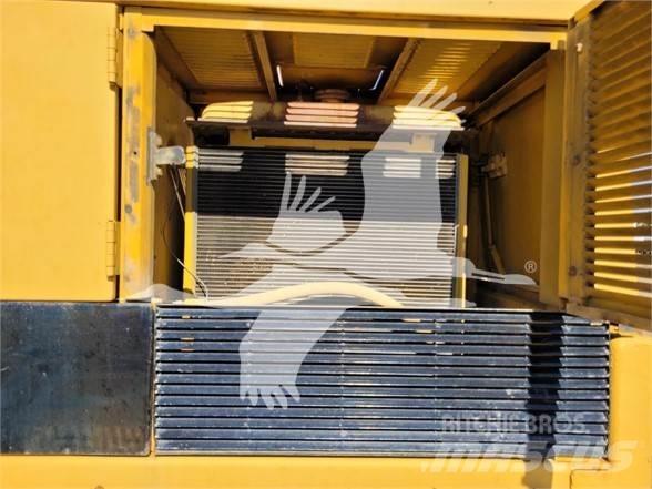 CAT 235 Rupsgraafmachines