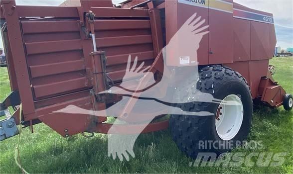 Hesston 4910 Vierkante balenpers