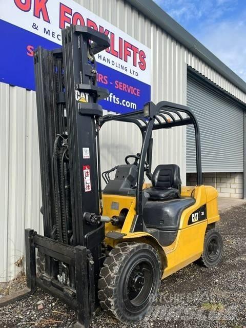 CAT DP 30 N Diesel heftrucks