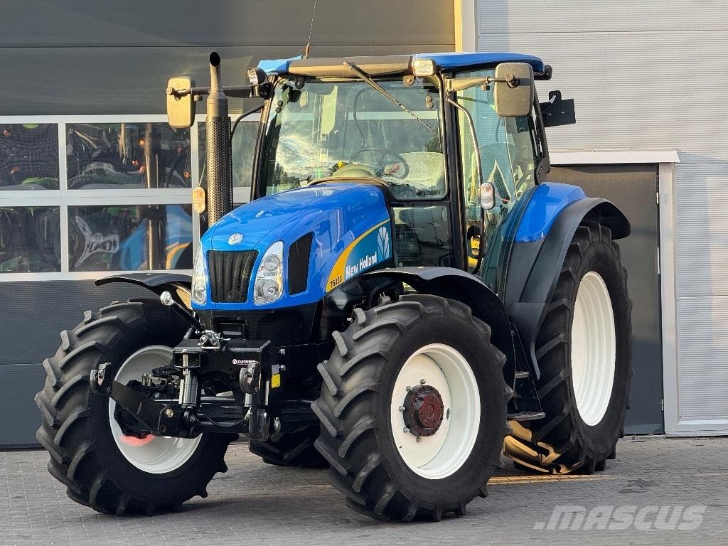 New Holland T 6030 Tractoren