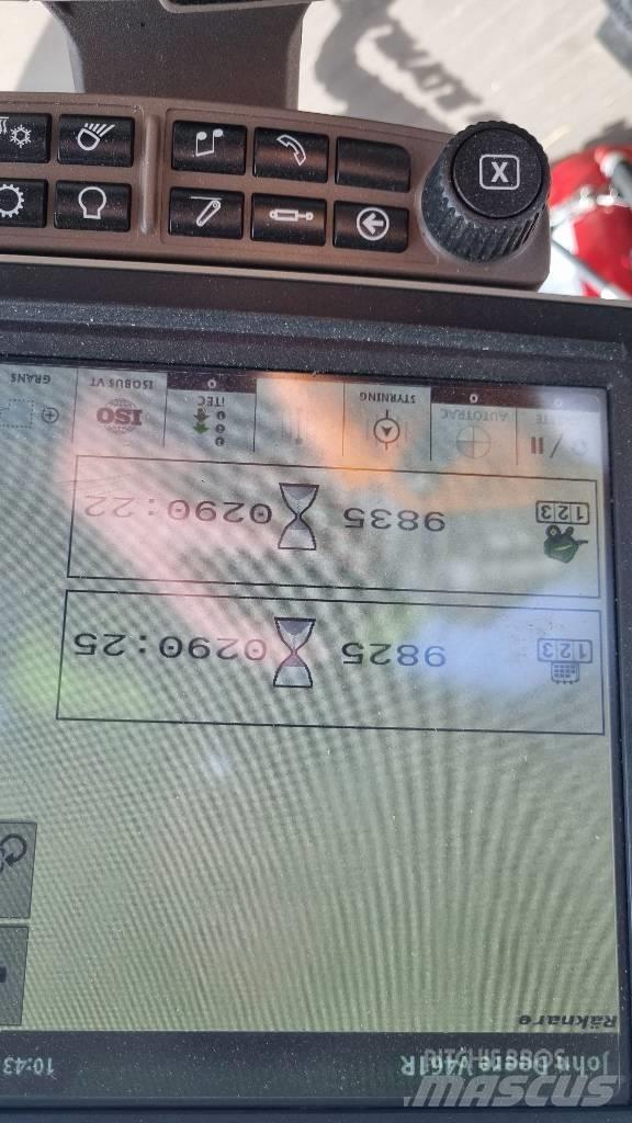 John Deere V461R Ronde-balenpersen