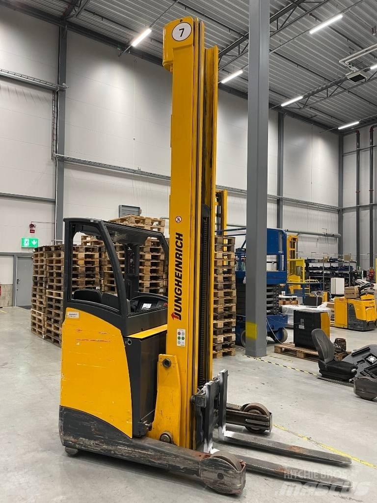 Jungheinrich ETV 216 Reachtruck voor hoog niveau