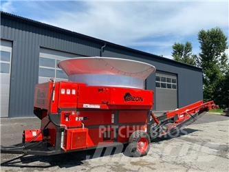Bizon B-1030 Balenhakselaars, -snijders en -afwikkelaars
