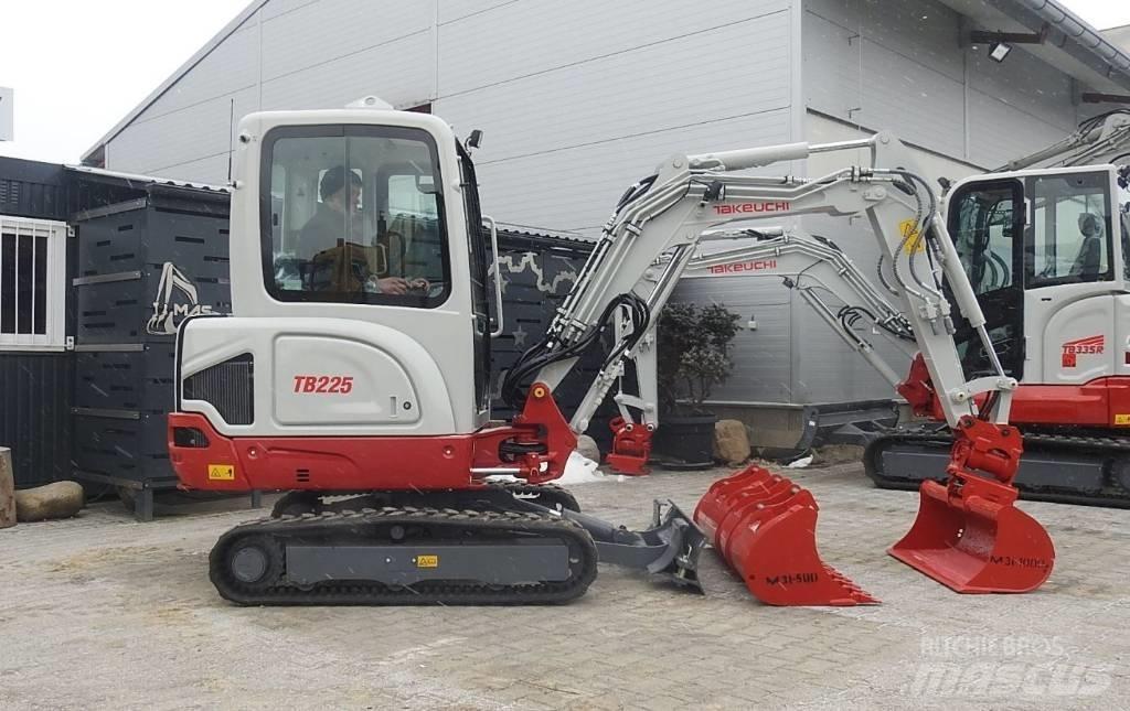 Takeuchi TB225 Minigraafmachines < 7t