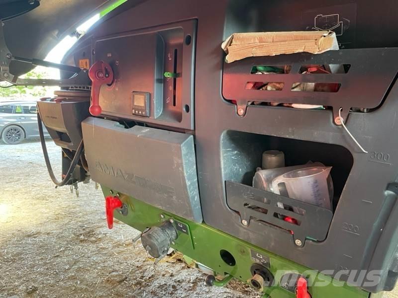 Amazone UX 4201 Getrokken spuitmachines