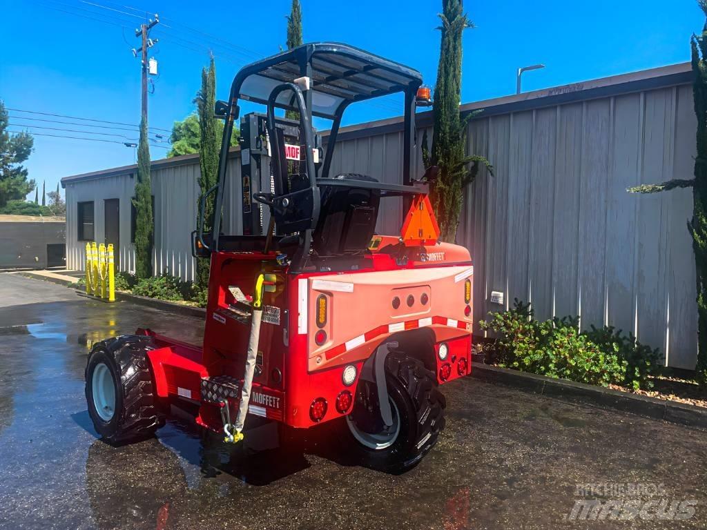 Moffett M55 Meeneemheftrucks