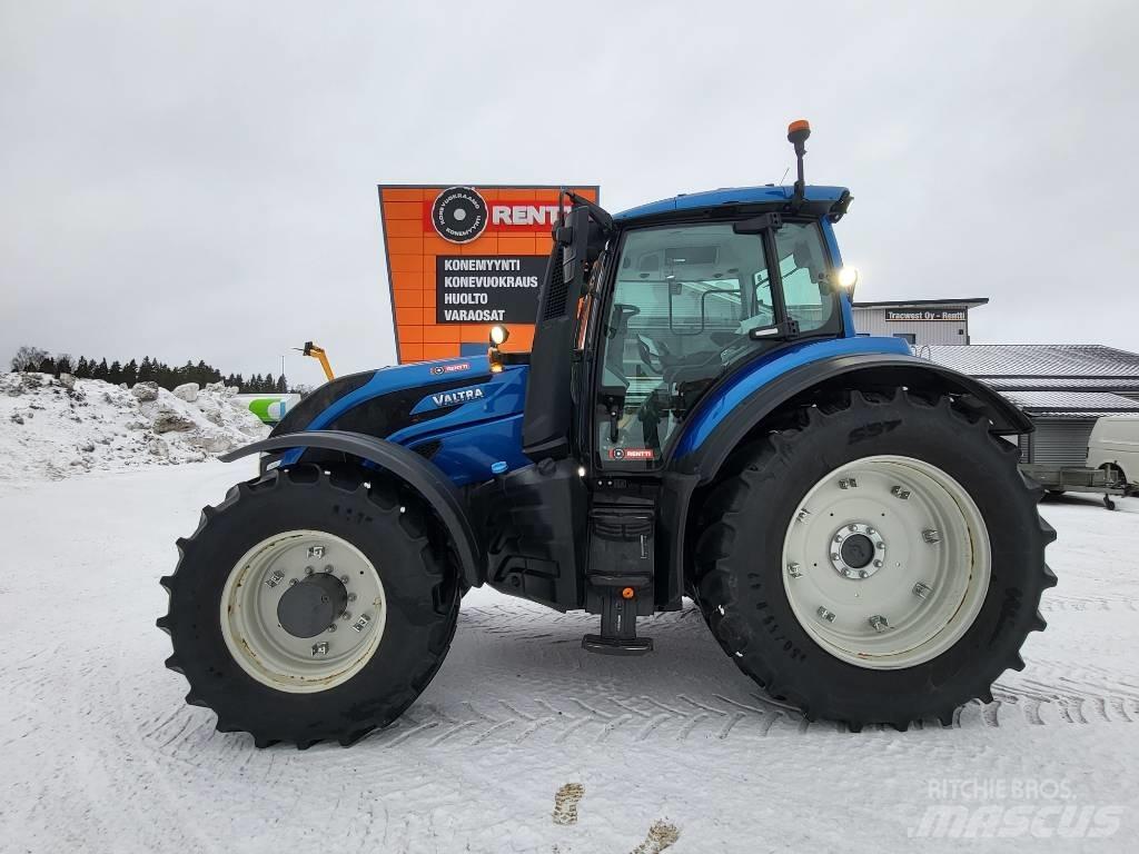 Valtra T 215 Tractoren