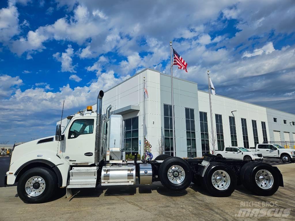 Kenworth T 880 Trekkers