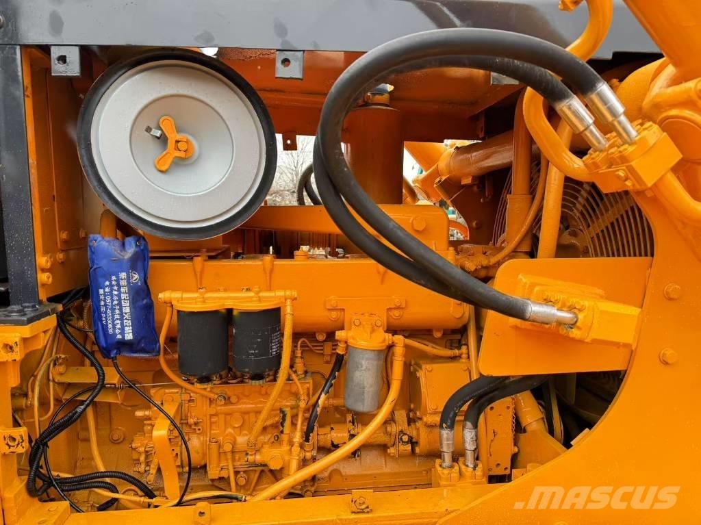 Shantui SD 16 Rupsdozers