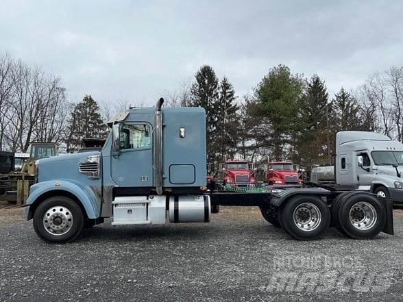 Freightliner 122SD Trekkers
