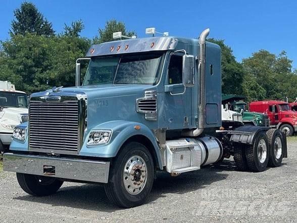 Freightliner 122SD Trekkers