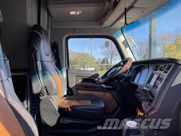 Kenworth T680 Trekkers