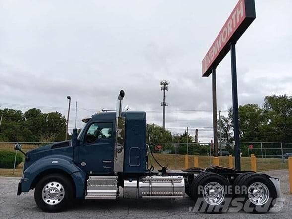Kenworth T880 Trekkers