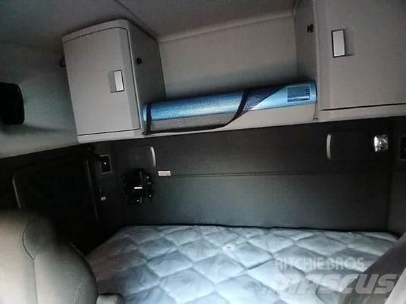 Kenworth T880 Trekkers