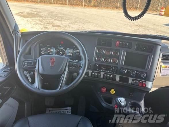 Kenworth T880 Trekkers