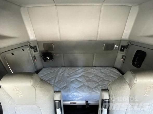 Kenworth T880 Trekkers