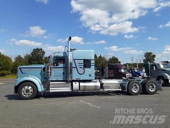 Kenworth W900 Trekkers