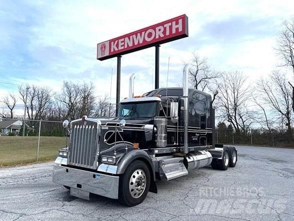 Kenworth W900 Trekkers