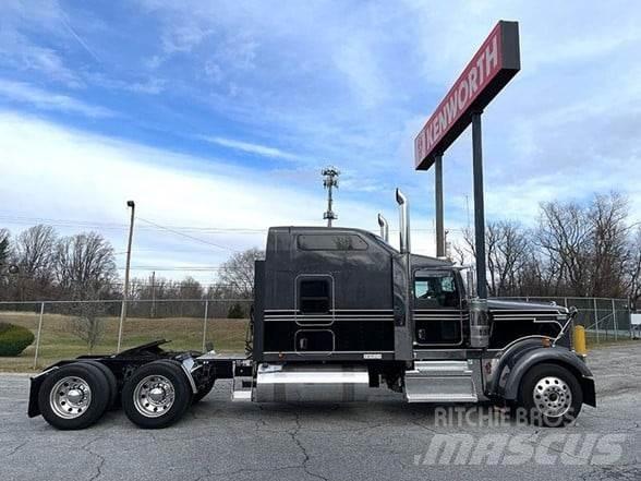 Kenworth W900 Trekkers