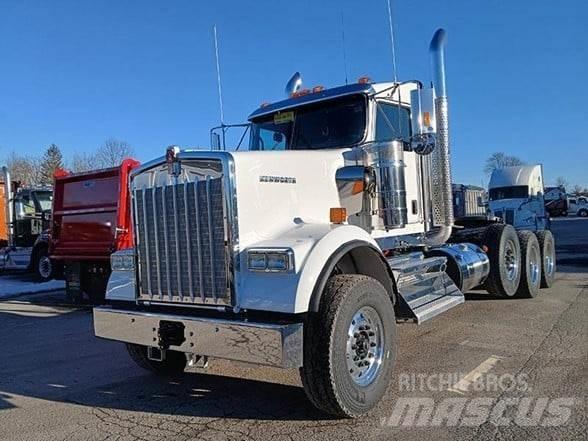 Kenworth W900B Trekkers