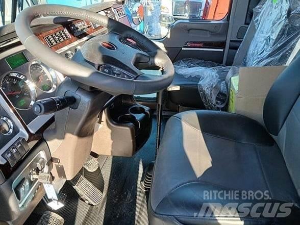 Kenworth W900B Trekkers