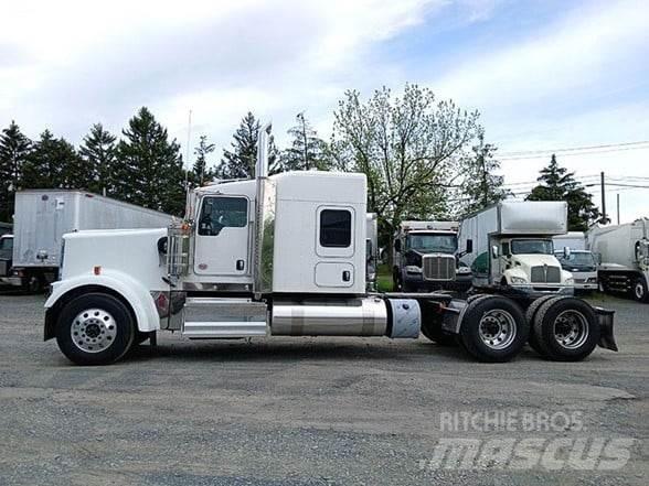 Kenworth W900L Trekkers