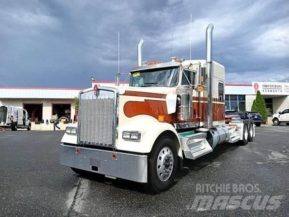 Kenworth W900L Trekkers