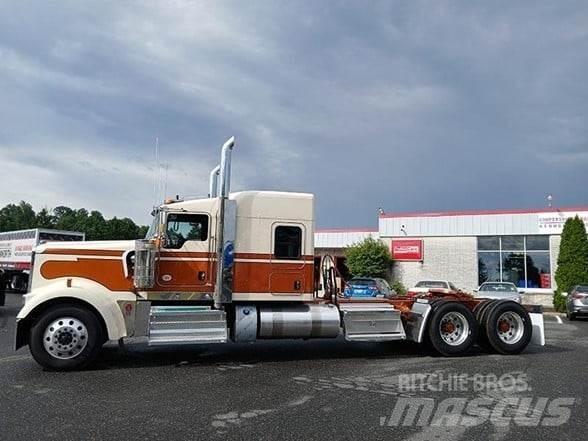 Kenworth W900L Trekkers