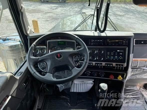 Kenworth W900L Trekkers