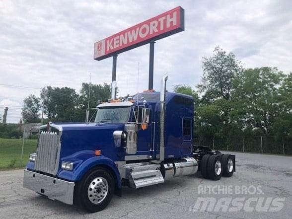 Kenworth W900L Trekkers