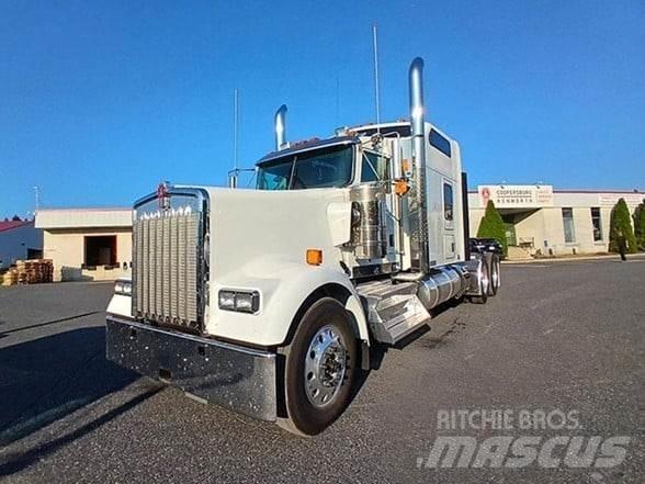 Kenworth W900L Trekkers