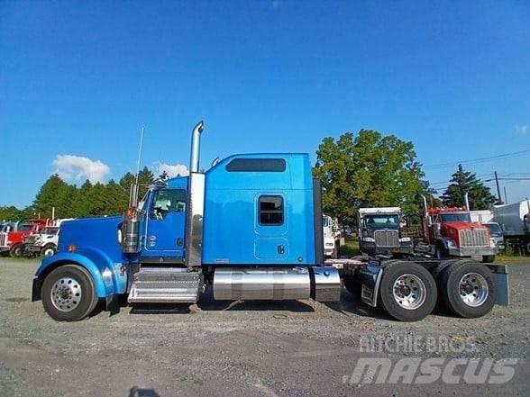 Kenworth W900L Trekkers
