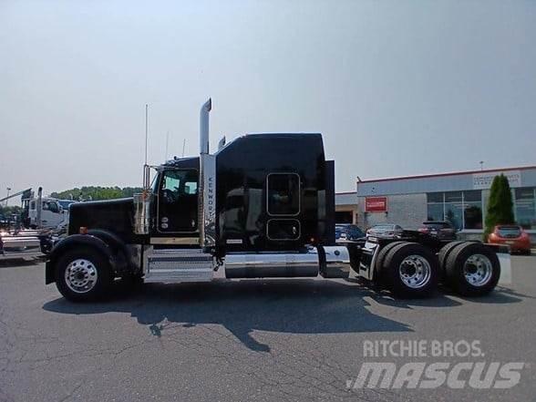Kenworth W900L Trekkers