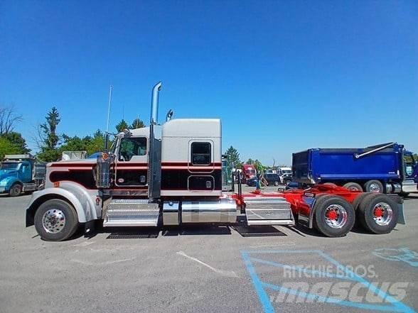 Kenworth W900L Trekkers