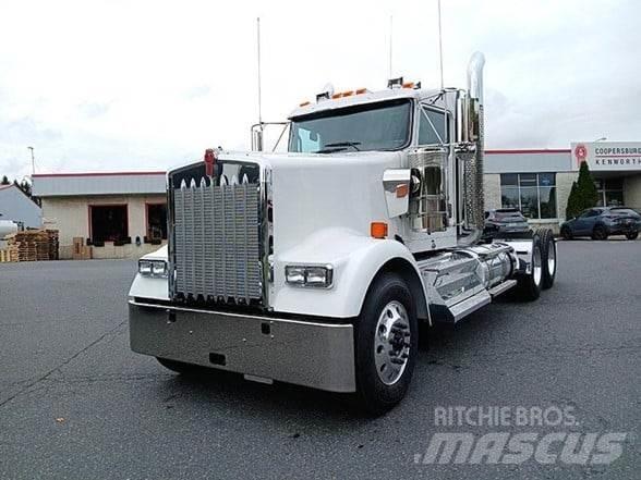 Kenworth W900L Trekkers