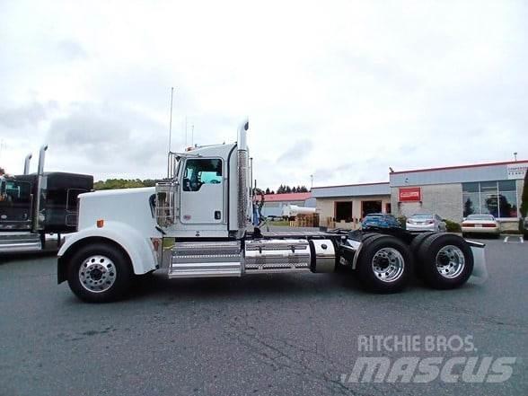 Kenworth W900L Trekkers