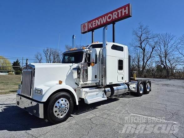 Kenworth W900L Trekkers