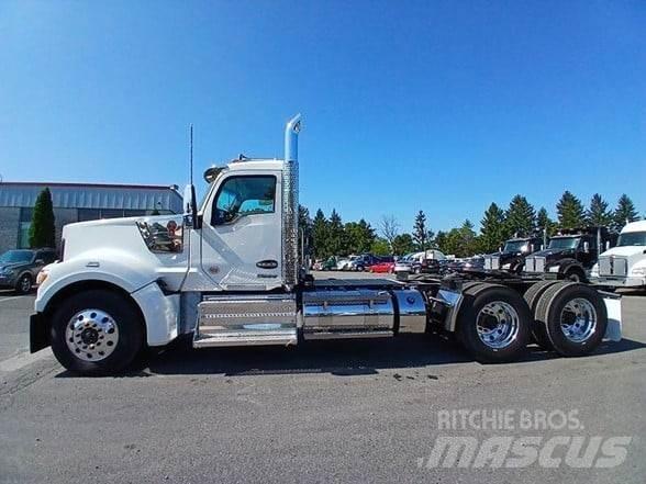 Kenworth W990 Trekkers