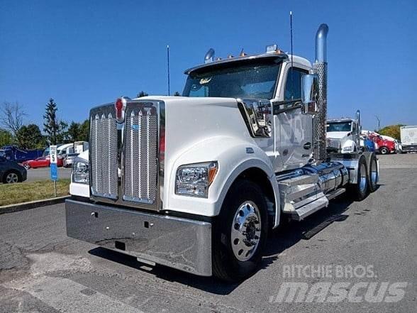 Kenworth W990 Trekkers