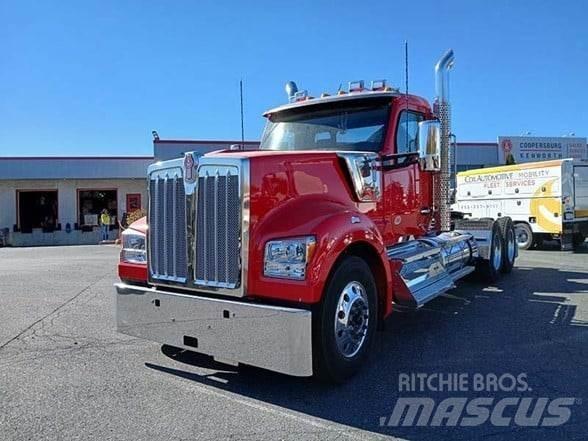Kenworth W990 Trekkers