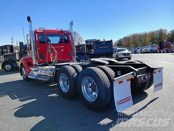 Kenworth W990 Trekkers