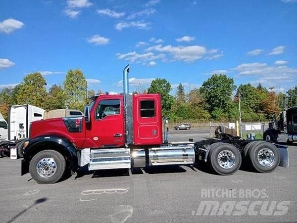 Kenworth W990 Trekkers