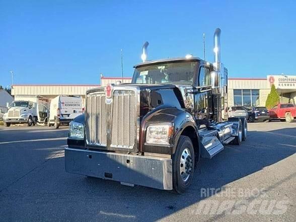 Kenworth W990 Trekkers