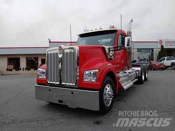 Kenworth W990 Trekkers